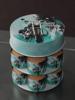 ZAG00090Q.celebration.cake.and.cupcake.Vroom.series0000.front