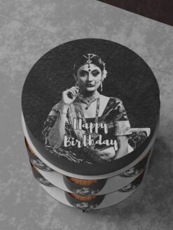 ZAG00076C.celebration.cake and cupcake.Chiaroscuro.series0000.top